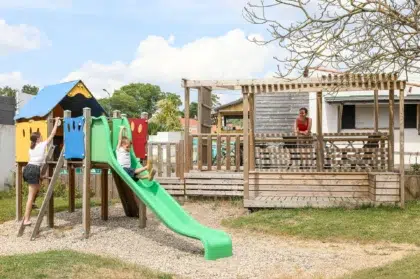 Activités 4 Le Parc de la Greve AIRE DE JEUX 1 07.06.23