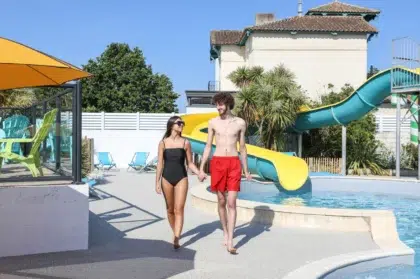 Le Parc de la Greve PISCINE 7 07.06.01